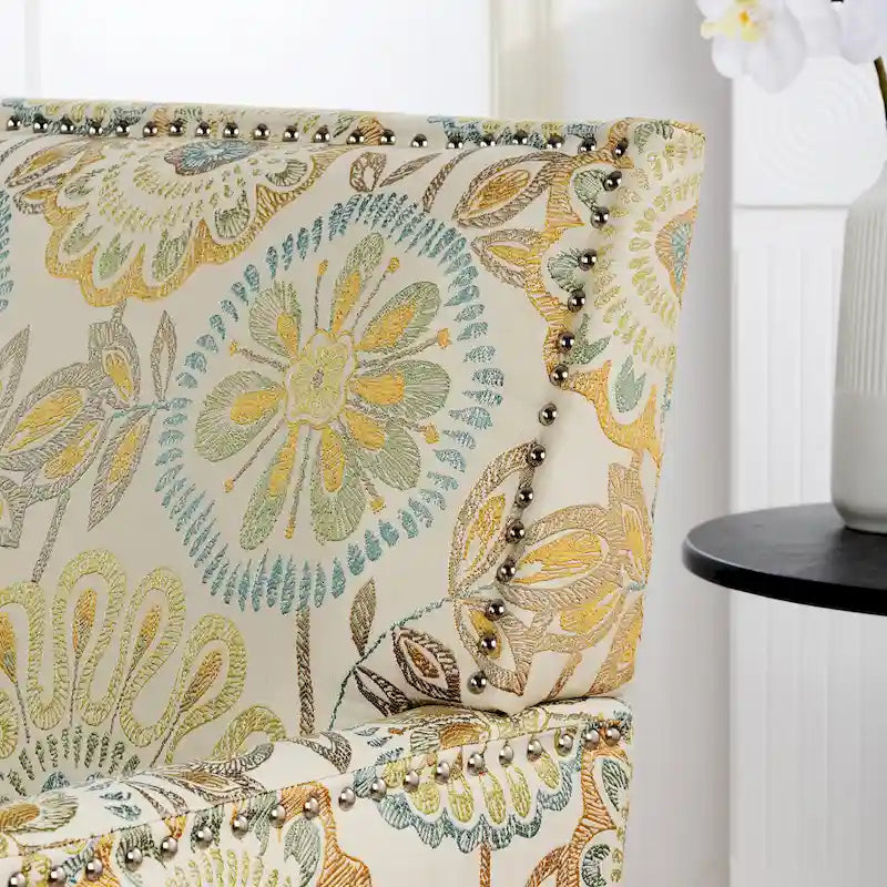 Fauteuil d'appoint moderne pour salon avec pieds en bouleau et revêtement en tissu confortable